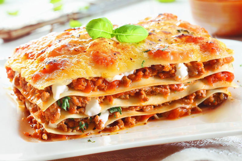 lasagna italian food